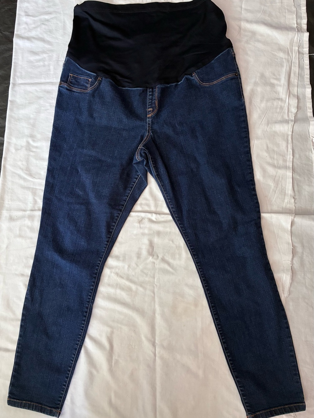 Liz Lange Maternity Dark Blue jeggings/ XL/ two back pockets